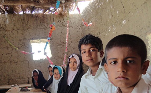 دانش آموزان هنوز در مدارس کپری بلوچستان درس می خوانند/حذف بی پایان مدارس کپری + تصاویر دانش آموزان هنوز در مدارس کپری بلوچستان درس می خوانند/حذف بی پایان مدارس کپری + تصاویر