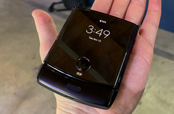 شباهت طراحی اولیه گوشی منطعف شیائومی به RAZR 2019 موتورولا + تصویر