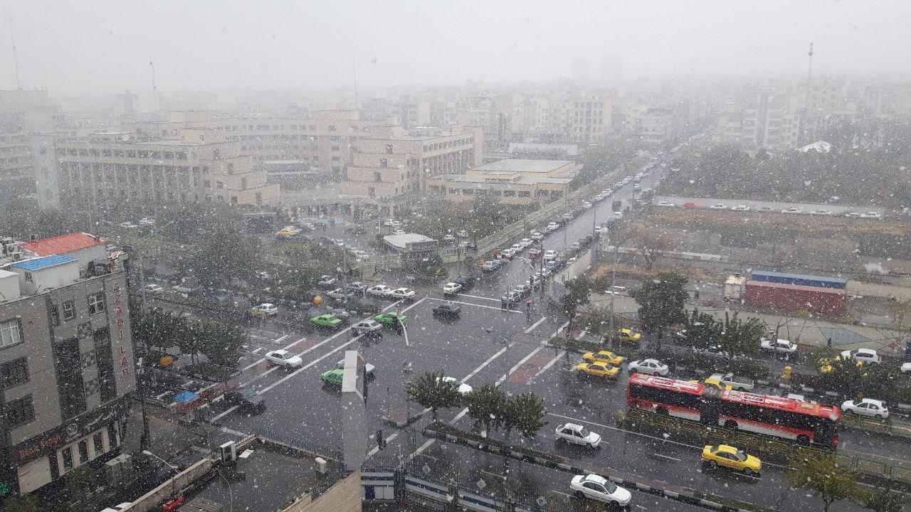 خروج دو خط از خطوط ۱۰ گانه بی آر تی با اولین برف پاییزی