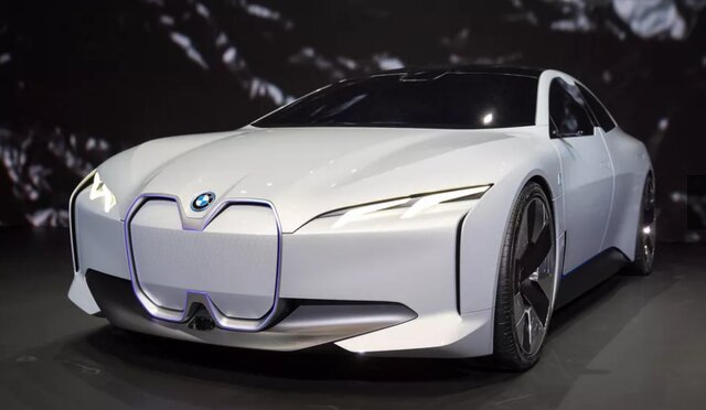 نگاهی به BMW i ۴؛ رقیب قدرتمند تسلا