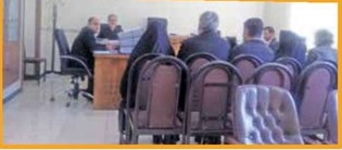 آشنایی با مادر ترفندی برای فریب دختر جوان