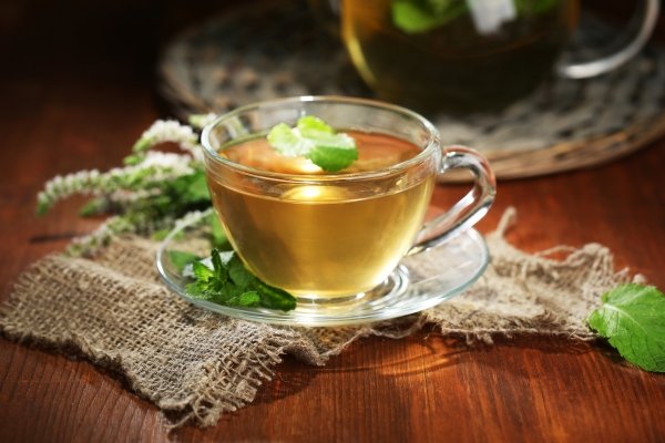 مصرف دمنوش دارچین و آویشن برای پیشگیری از سرماخوردگی///