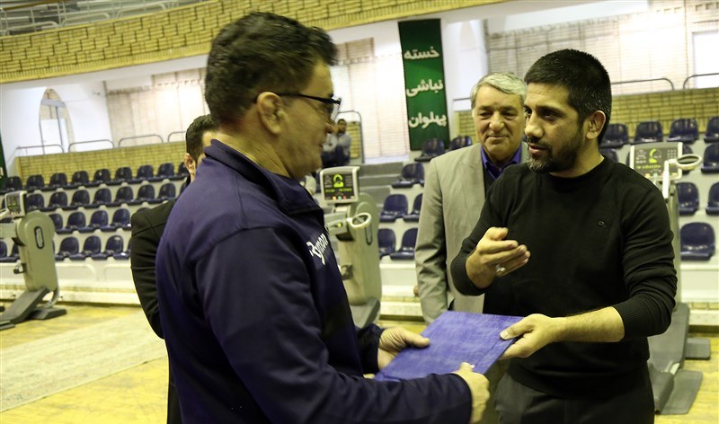 حکم سرمربیگری تیم ملی کشتی فرنگی در دستان محمد بنا