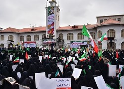 تجمع بزرگ مردم ولایتمدار گیلان با عنوان حمایت از امنیت و اقتدار کشور صبح فردا