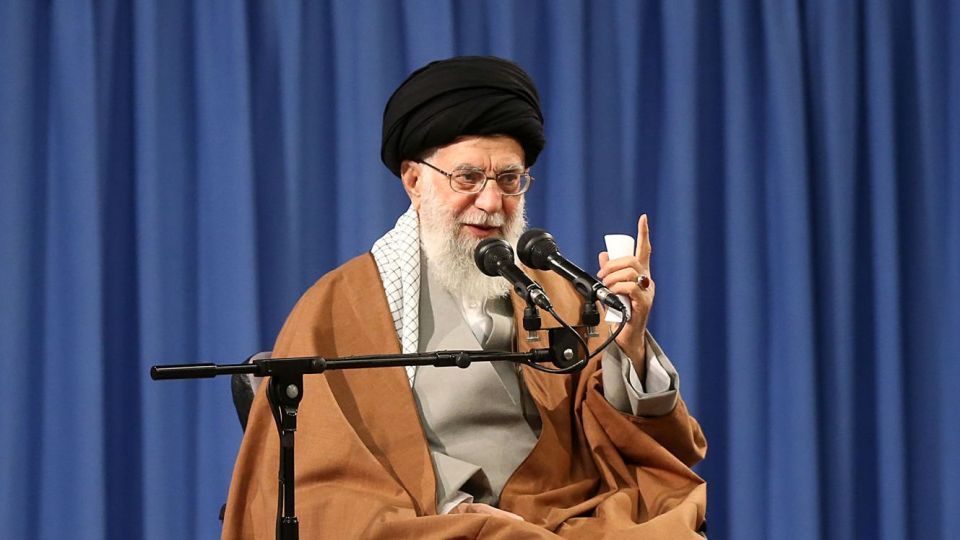 دیدار رهبر انقلاب با جمعی از تولیدکنندگان، کارآفرینان و فعالان اقتصادی