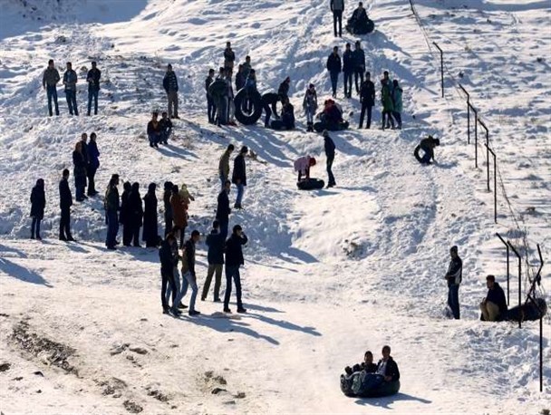 تیوبسواری؛ بازی در عمق حادثه تیوبسواری؛ بازی در عمق حادثه