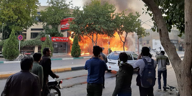 بازگشت آرامش به شهرستان‌های استان تهران/ در شهر خبری نیست