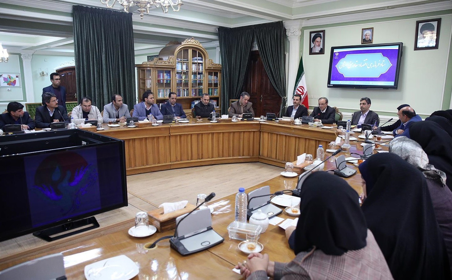۹تفاهم نامه معین اقتصاد مقاومتی در ۸ شهرستان استان به امضا رسید