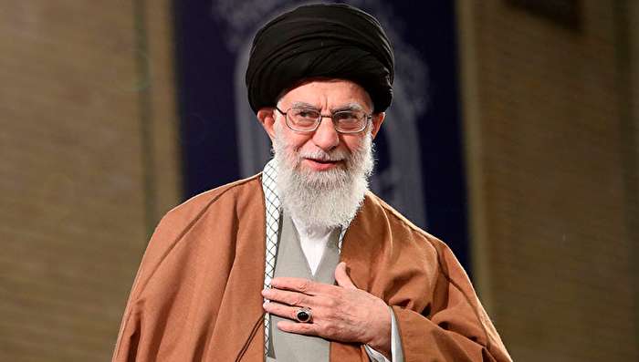 شعری که سفر رهبر انقلاب را طولانی‌تر کرد + تصویر