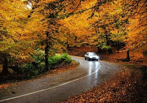 جاده‌های استان سمنان بارانی و پر ترافیک است