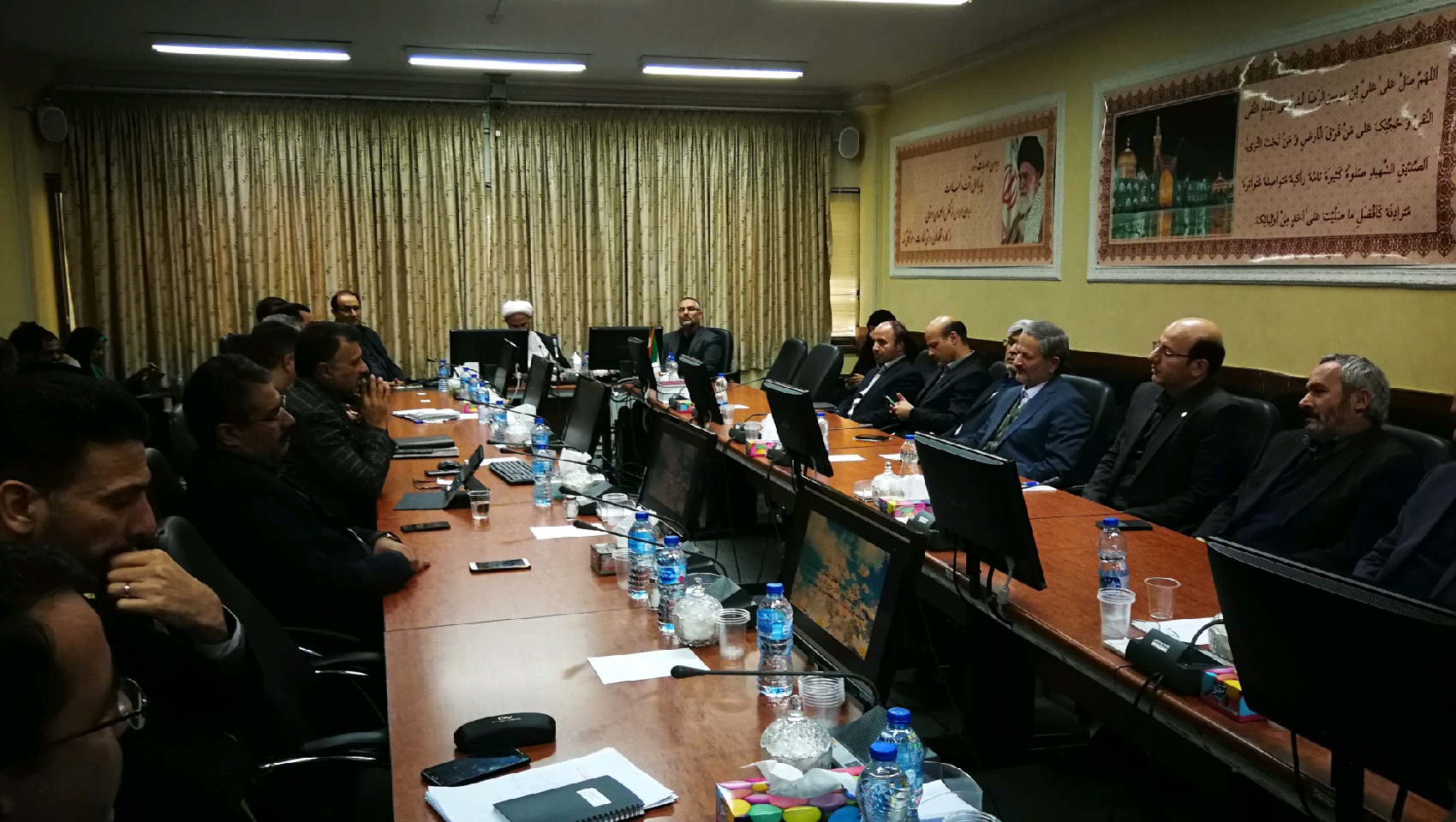نشست رئیس و اعضای مجمع نمایندگان خراسان رضوی برگزار شد