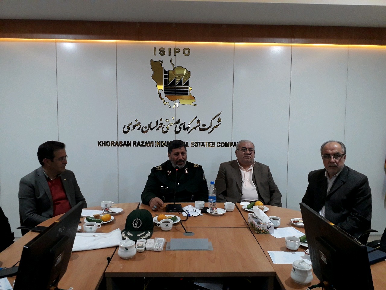 خدمت در صنعت خود یک جهاد بزرگ است