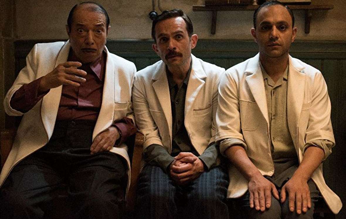 معرفی فیلم سینمایی &laquo;مسخره باز&raquo; + تصاویر و خلاصه داستان