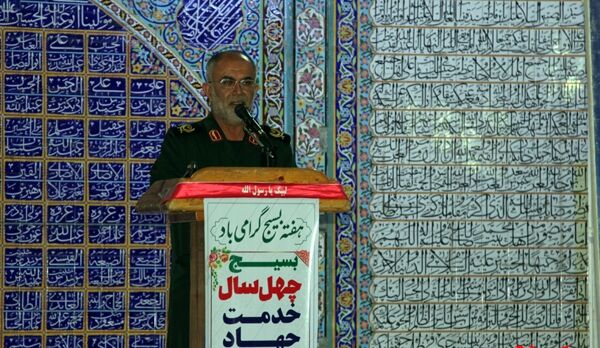بسیجی همیشه برای دفاع از دستاوردهای انقلاب آماده است