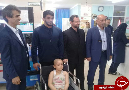 عیادت حسن یزدانی از کودکان سرطانی بیمارستان امیرکلا بابل + تصاویر