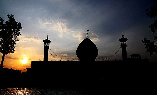 حرم امین ولایت سوگوار رحلت پیامبر (ص) و شهادت کریم اهل بیت (ع)