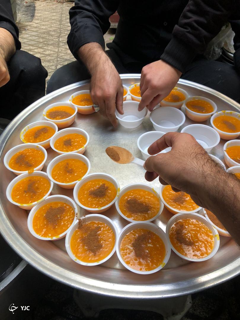 خیمه نوکری که هیچگاه پایین نمی آید / جوانانی که منتظر بهانه ای برای ابراز ارادت به اربابشان هستند + عکس خیمه نوکری که هیچگاه پایین نمی آید / جوانانی که منتظر بهانه ای برای ابراز ارادت به اربابشان هستند + عکس