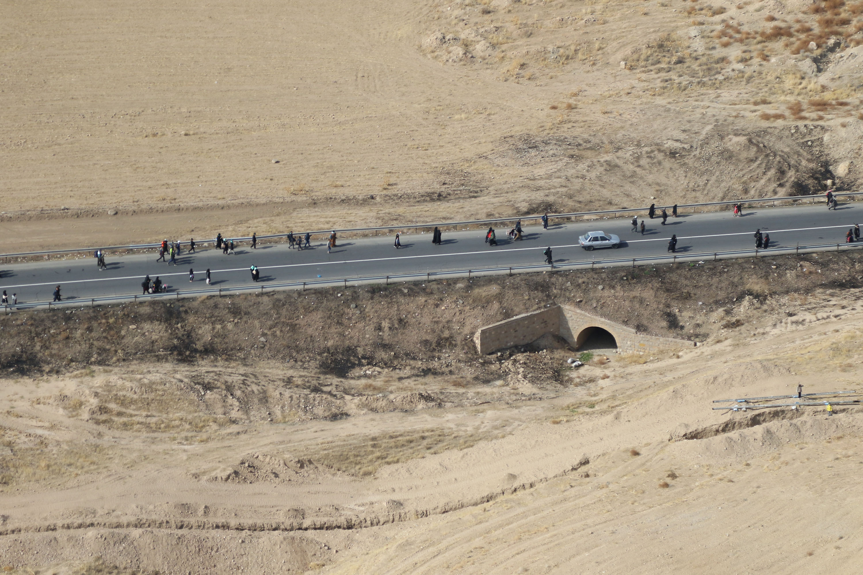 خیل عظیم عاشقان شاه طوس در جاده های خراسان رضوی+تصاویر