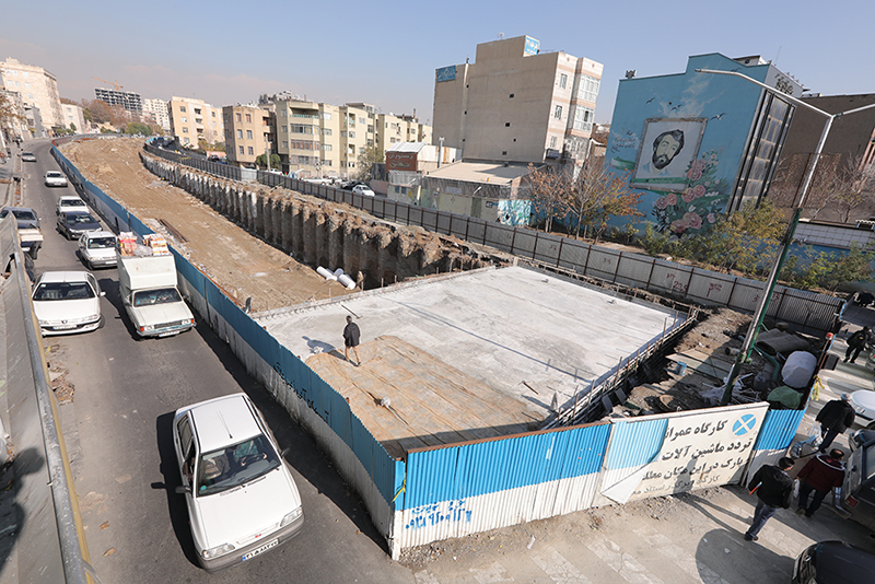 دسترسی روگذر بخش شمالی زیرگذر استادمعین مسدود شد
