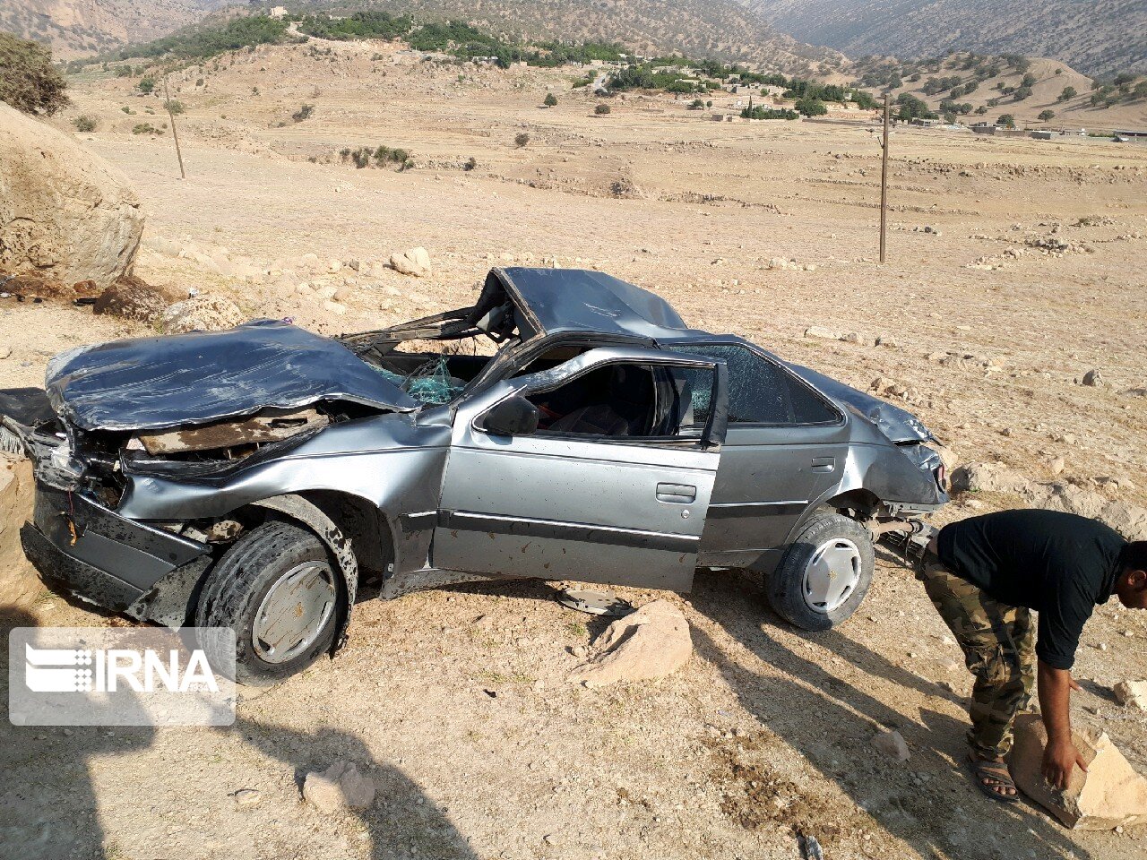 واژگونی پژو ۴۰۵ هشت مصدوم بر جای گذاشت