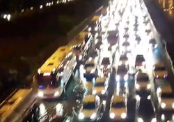 بارش باران و آبگرفتگی اتوبان آزادگان + فیلم
