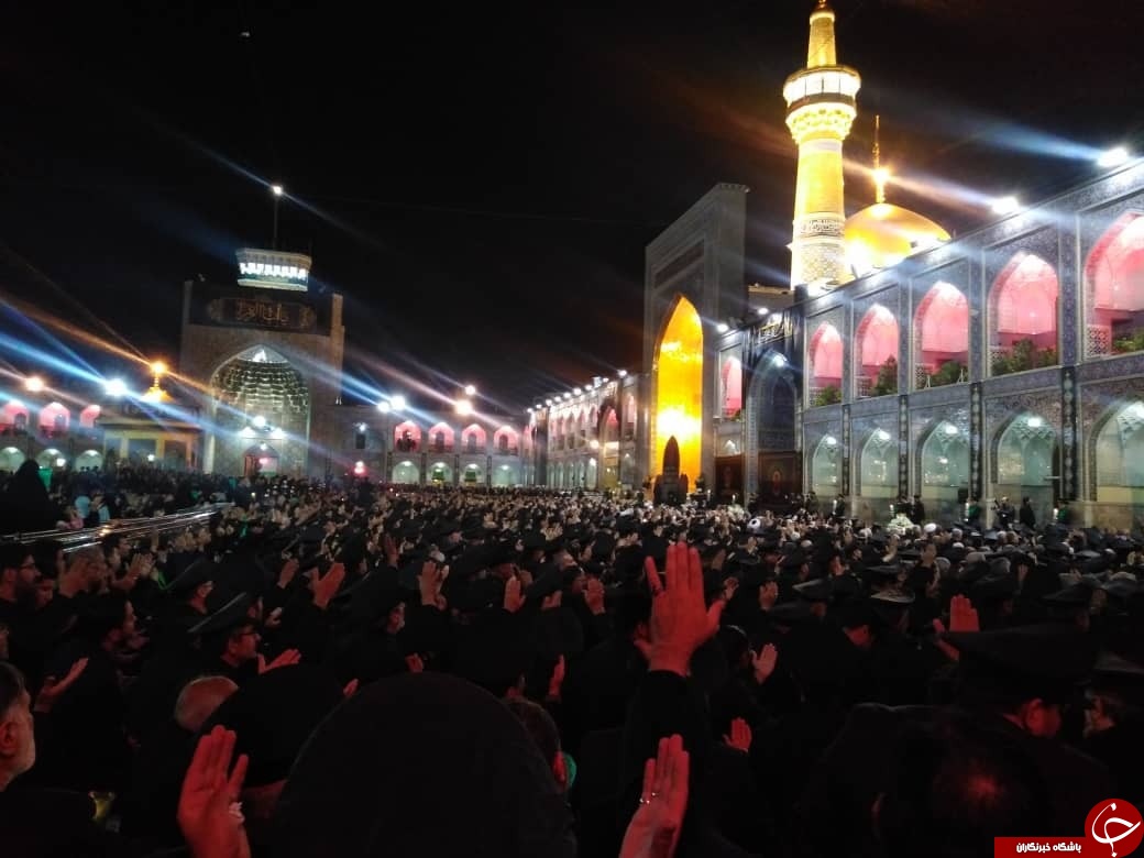 برگزاری آیین شام غریبان امام رضا (ع) در حرم مطهر رضوی + تصاویر برگزاری آیین شام غریبان امام رضا (ع) در حرم مطهر رضوی + تصاویر