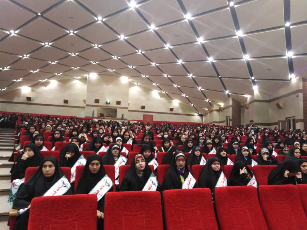 برای رسیدن به جامعه مهدوی در مدرسه گفتمان سازی می‌کنیم