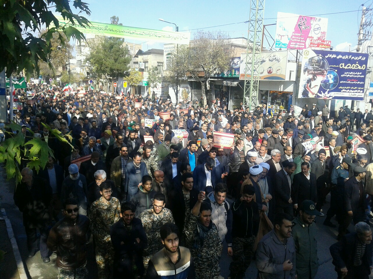 انزجار مردم مشهد از آشوبگران و میثاق با ولایت با حضور حماسی در راهپیمایی + تصاویر