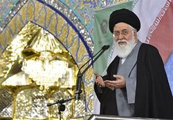دشمن بداند که بر پایه&zwnj;های ستون این نظام مردم ایستادند/ افرادی که به بهانه گران شدن بنزین قیمت کالا&zwnj;ها را گران می&zwnj;کنند پیاده نظام آمریکا هستند