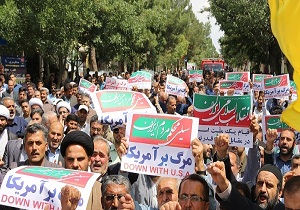 مردم دامغان در محکومیت اغتشاشات اخیر راهپیمایی می‌کنند