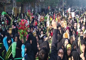 استقبال پرشور مردم قم از کاروان کریمه اهل بیت(س)