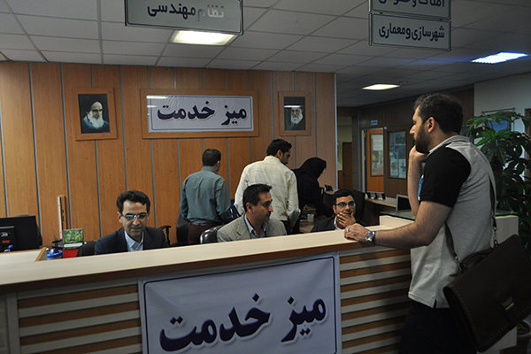 پاسخگو بودن مدیران باعث افزایش ضریب اعتماد مردم خواهد شد