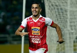 شعار هواداران پرسپولیس علیه مهاجم خودی
