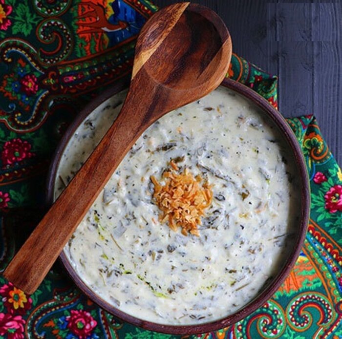 طرز تهیه آش دوغ؛ طعم ماندگار از دل شهر&zwnj;های زیبای زمستانی