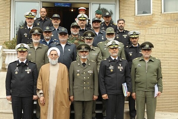 موسوی روز نیروی دریایی ارتش را به خانزادی تبریک گفت