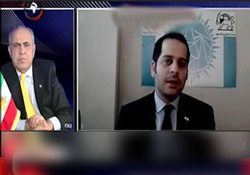 دفاع از رضاخان با چندش آورترین شیوه ممکن! + فیلم