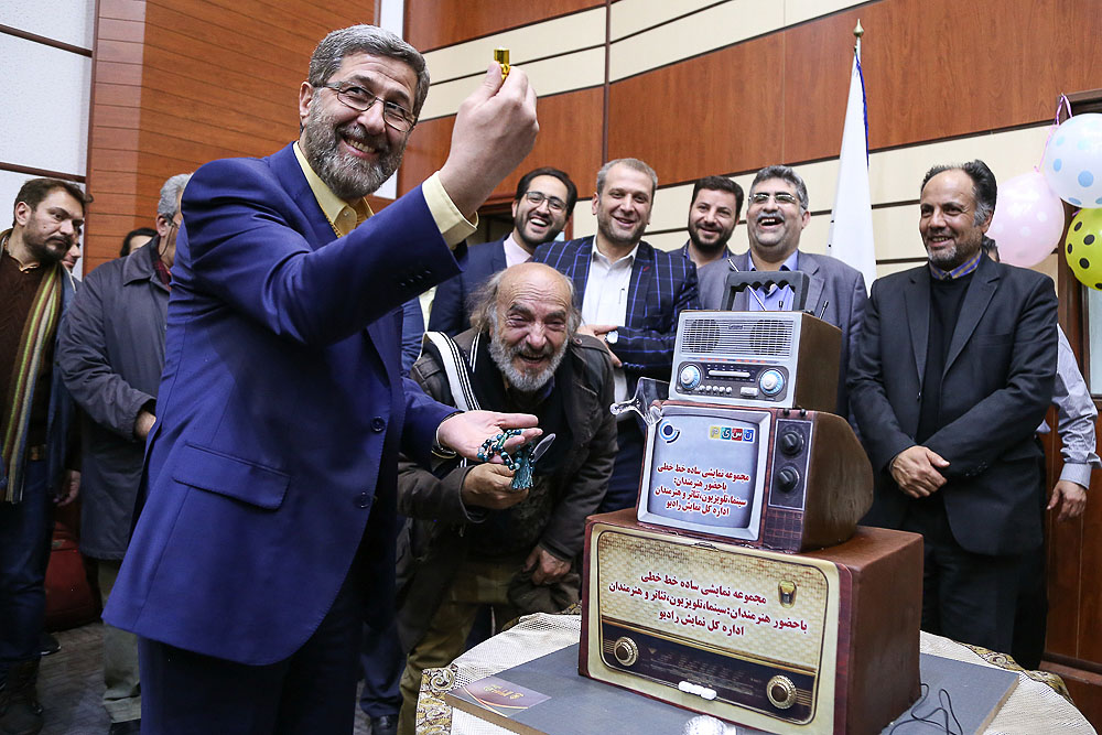 تلاش معاونت صدا برای تهیه شناسنامه جامع نمایش&zwnj;های رادیویی /مظلومی: &laquo;ساده خط خطی&raquo; به دور از بازی&zwnj;های غلو آمیز است