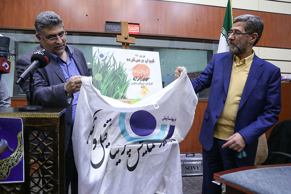 تلاش معاونت صدا برای تهیه شناسنامه جامع نمایش&zwnj;های رادیویی /مظلومی: &laquo;ساده خط خطی&raquo; به دور از بازی&zwnj;های غلو آمیز است