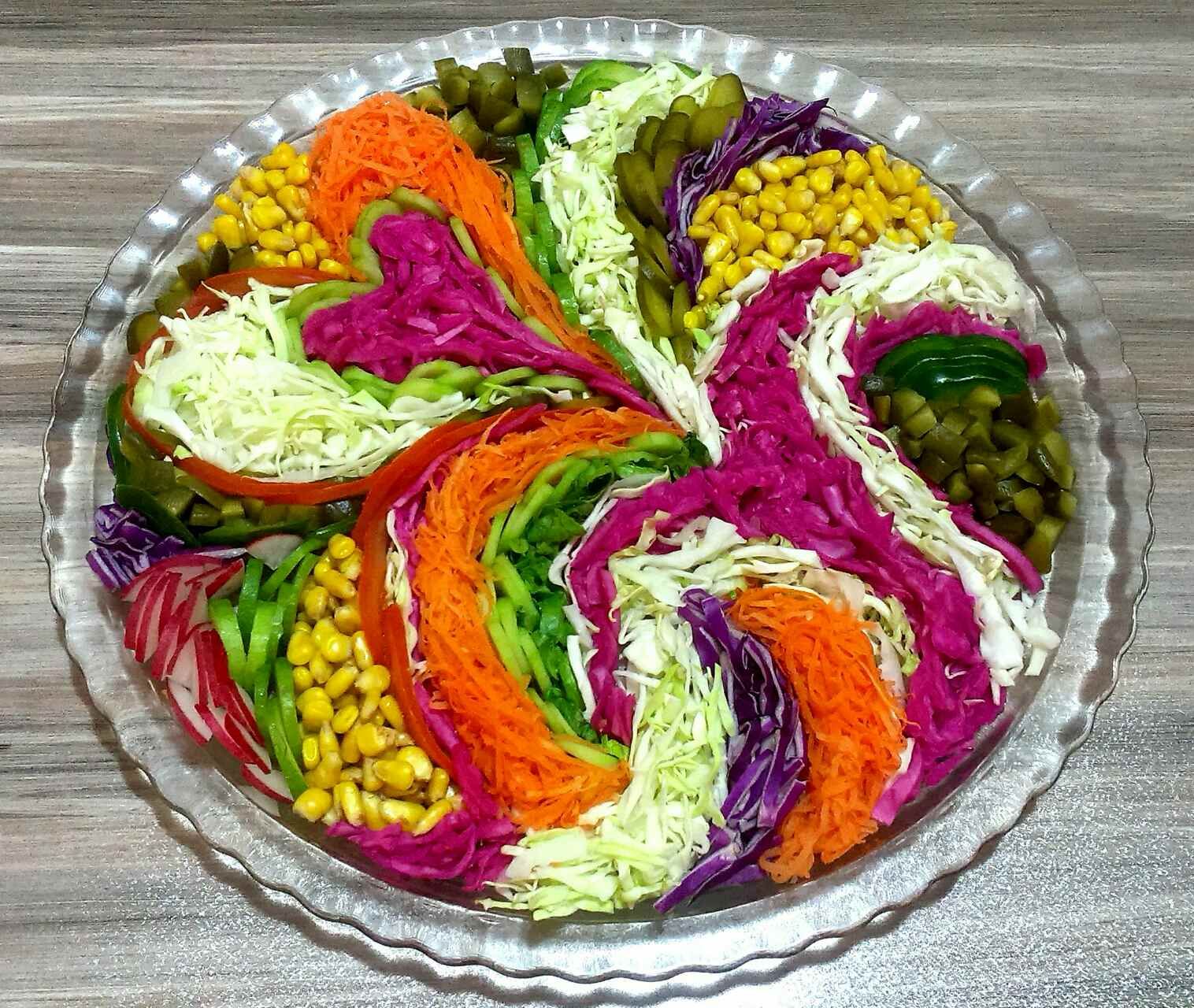 ساعت 4/سالاد بهترین گزینه برای لاغری و چاقی افراد ساعت 4/سالاد بهترین گزینه برای لاغری و چاقی افراد