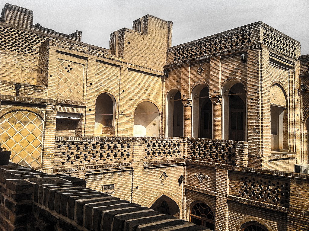 خانه سوزنگر کجاست؟