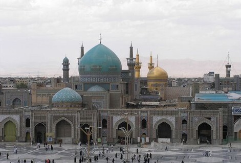حضور بازیکنان تیم فوتسال اسلواکی در بارگاه رضوی/ حس مثبت بازیکنان از سفر به مشهد