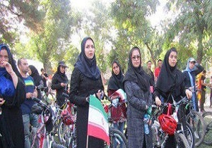 مجتمع کاریزلند میزبان بانوان دوچرخه سوار یزدی