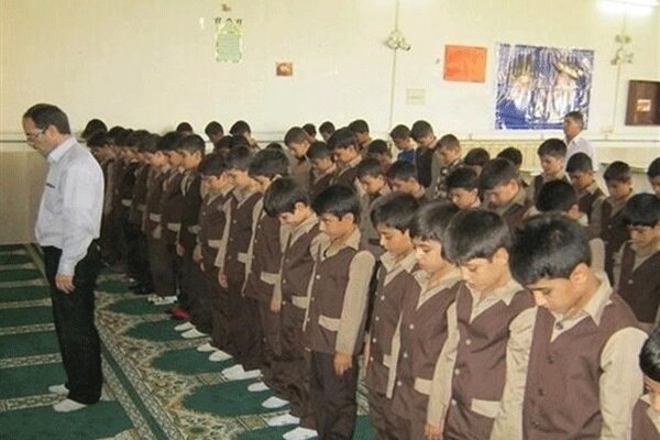 فرهنگ نماز باید در مدارس نهادینه شود