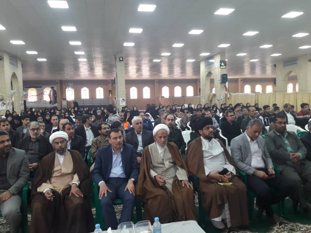 اولین اجلاس سراسری نماز در گناوه برگزار شد