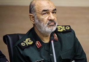 دشمن ضربات سنگینی از جمهوری اسلامی ایران خورده است/ انقلاب اسلامی مبارزه با جهل مدرن در جهان بود
