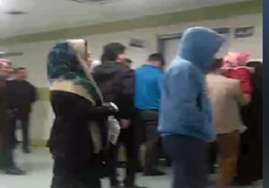 سرگردانی بیماران به علت نبود پزشک در بیمارستان شهریار + فیلم