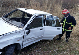 زخمی شدن ۴ نفر بر اثر واژگونی خودرو در جاده مهاباد-سردشت