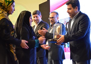 تجلیل از ۲ خوزستانی در پنجمین جشنواره فرهنگی هنری بلوط