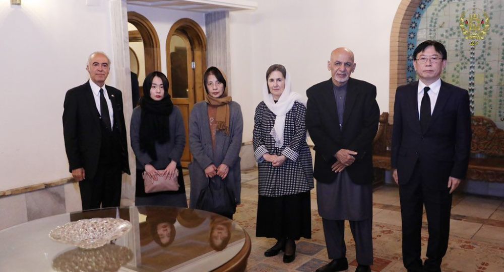 دیدار اشرف غنی با خانواده &laquo;ناکامورا&raquo;/ پروژه&zwnj;های ناکامورا به نام خودش نامگذاری خواهد شد