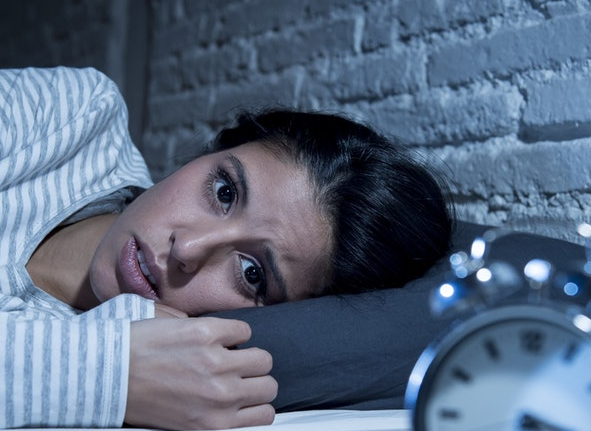 با این ترفند ساده می&zwnj;توانید اضطراب شبانه خود را در چند دقیقه کنترل کنید